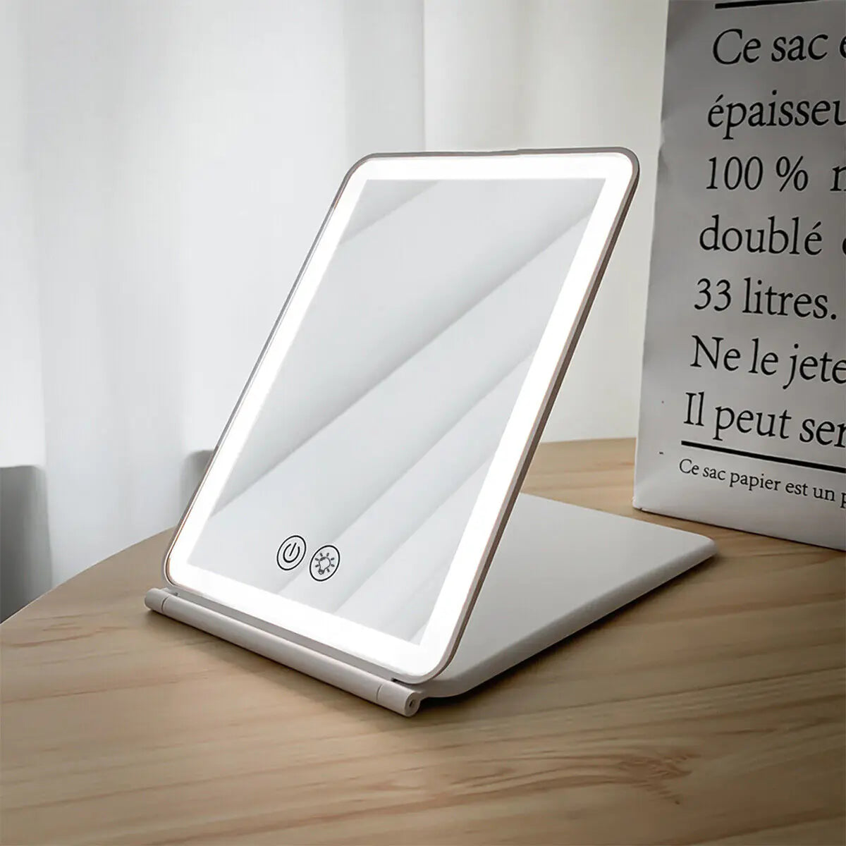 Espejo de Maquillaje Plegable con Luz LED Táctil